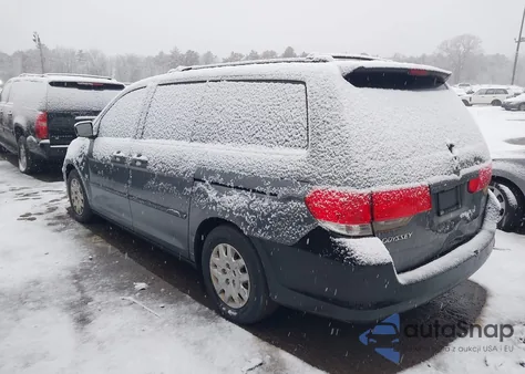 2010 Honda Odyssey Lx z USA, uszkodzony, nr VIN 5FNRL3H24AB009485